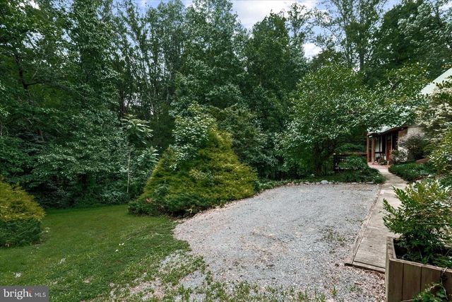 8215 OAK CREST DR, King George, VA 22485