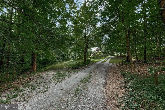 8215 OAK CREST DR, King George, VA 22485