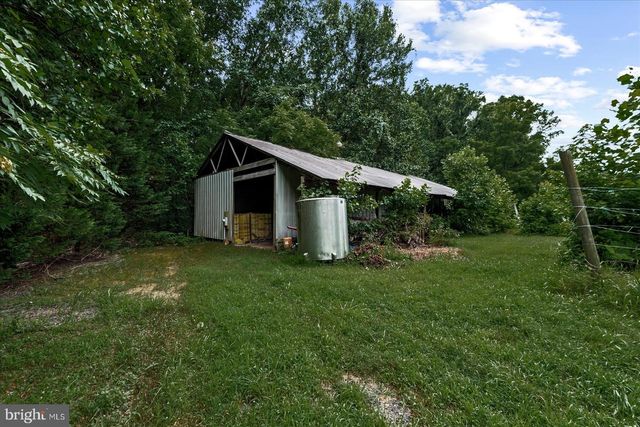 8215 OAK CREST DR, King George, VA 22485