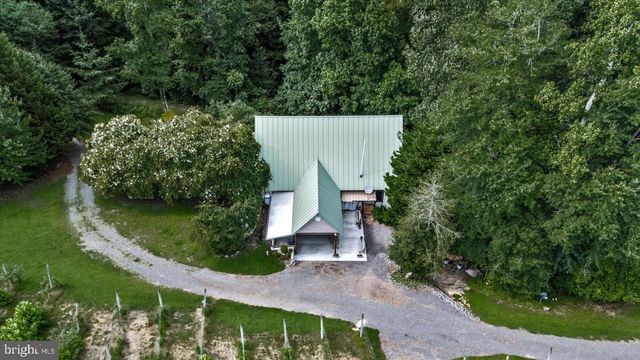 8215 OAK CREST DR, King George, VA 22485