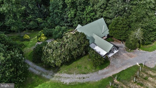 8215 OAK CREST DR, King George, VA 22485