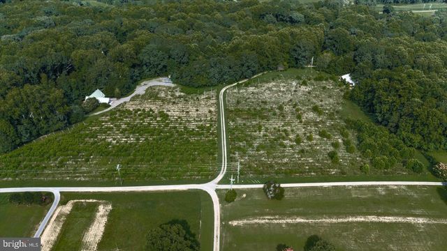 8215 OAK CREST DR, King George, VA 22485