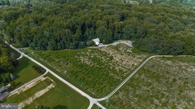 8215 OAK CREST DR, King George, VA 22485