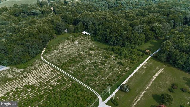 8215 OAK CREST DR, King George, VA 22485