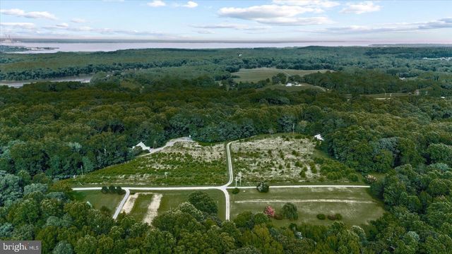 8215 OAK CREST DR, King George, VA 22485