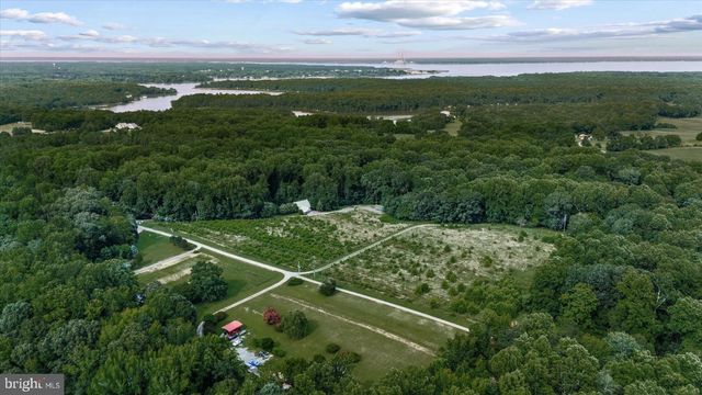 8215 OAK CREST DR, King George, VA 22485