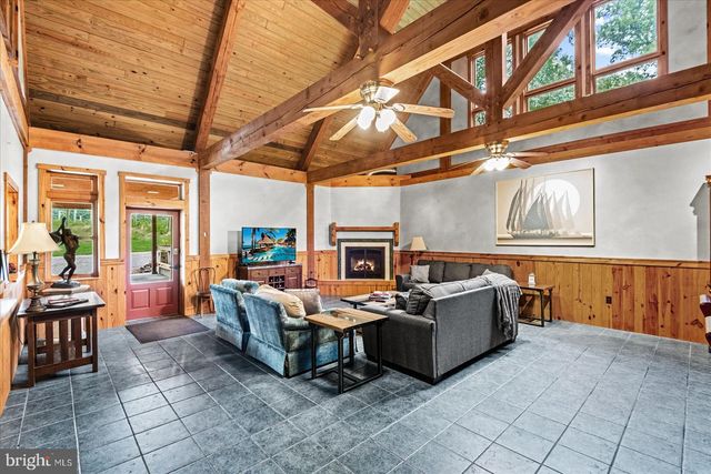 8215 OAK CREST DR, King George, VA 22485