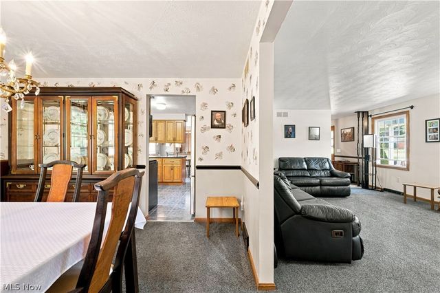 1364 Stonington Road NW, North Canton, OH 44720
