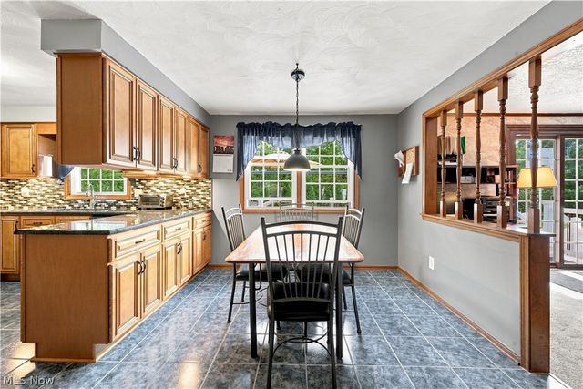 1364 Stonington Road NW, North Canton, OH 44720