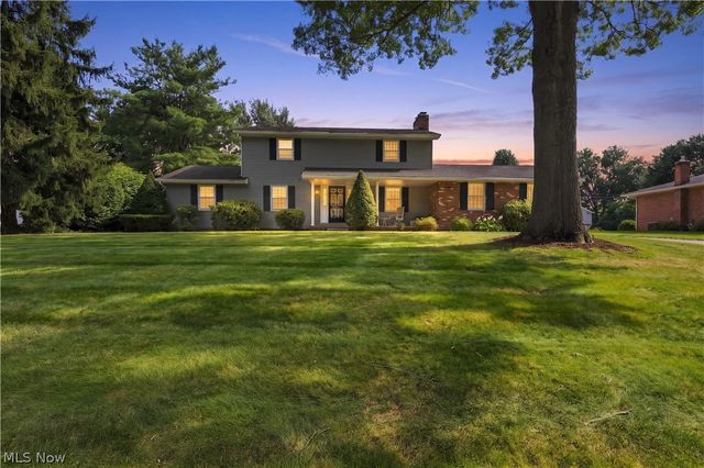 1364 Stonington Road NW, North Canton, OH 44720