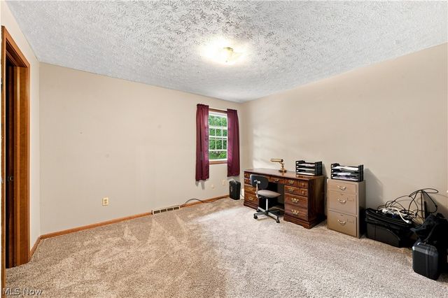 1364 Stonington Road NW, North Canton, OH 44720