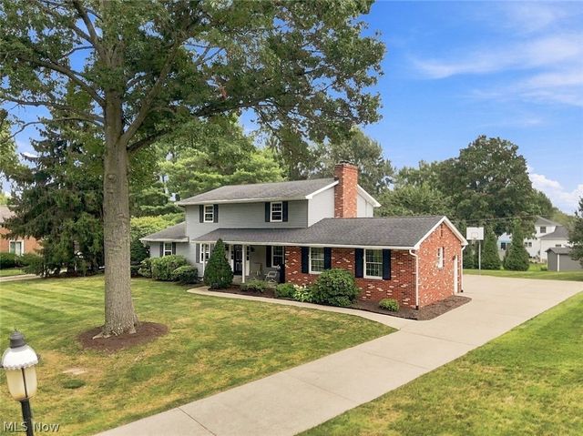 1364 Stonington Road NW, North Canton, OH 44720