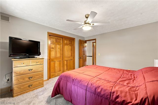 1364 Stonington Road NW, North Canton, OH 44720