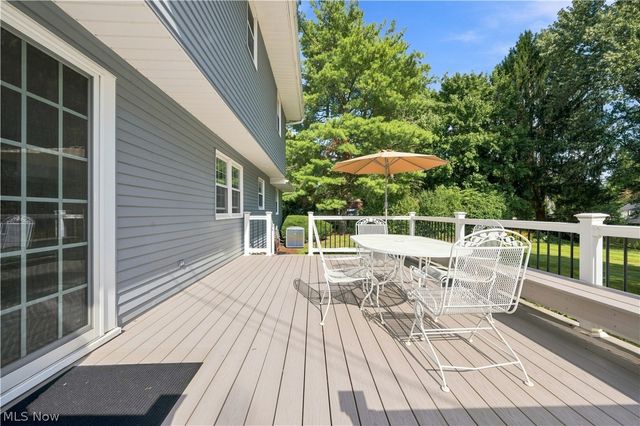1364 Stonington Road NW, North Canton, OH 44720