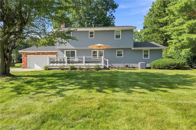 1364 Stonington Road NW, North Canton, OH 44720