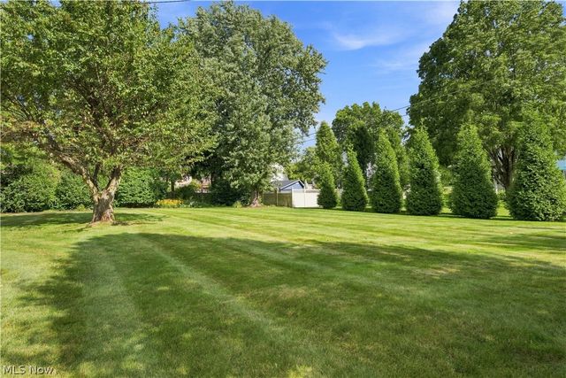 1364 Stonington Road NW, North Canton, OH 44720