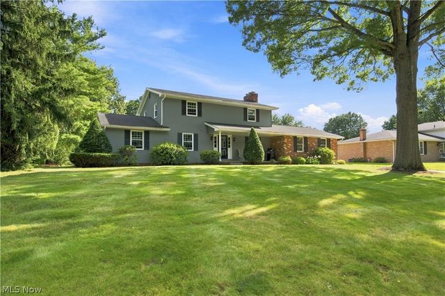 1364 Stonington Road NW, North Canton, OH 44720