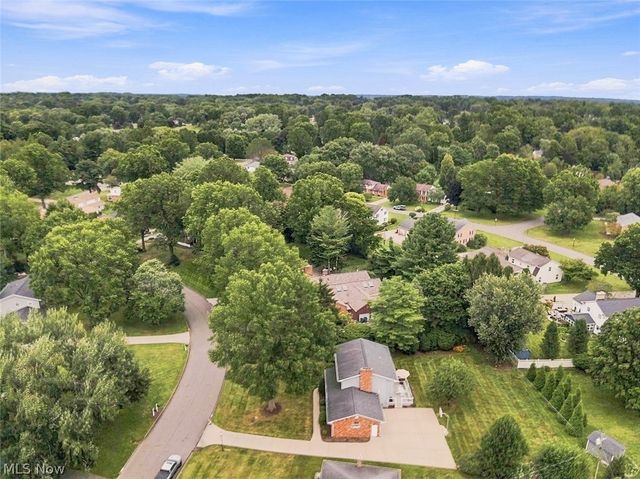 1364 Stonington Road NW, North Canton, OH 44720