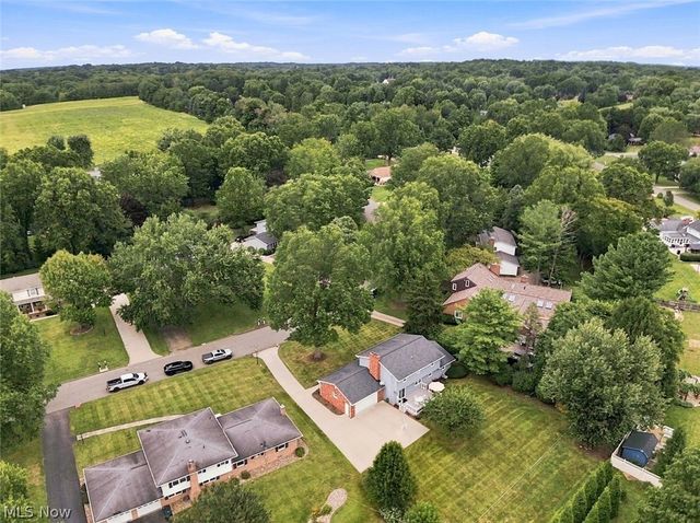 1364 Stonington Road NW, North Canton, OH 44720
