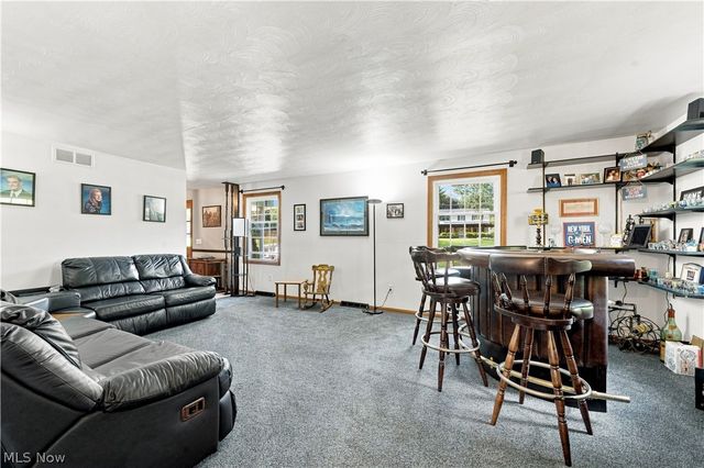 1364 Stonington Road NW, North Canton, OH 44720