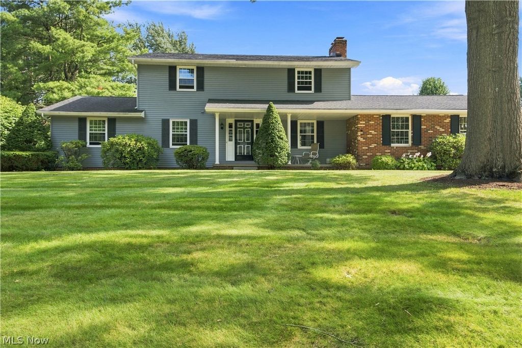 1364 Stonington Road NW, North Canton, OH 44720
