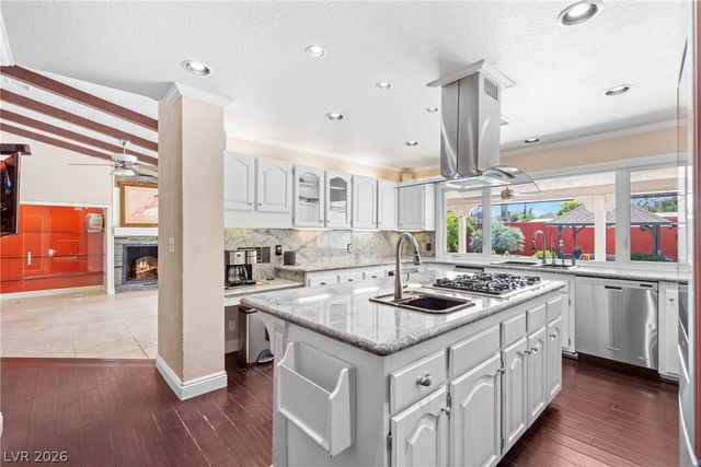 812 Trotter Circle, Las Vegas, NV 89107