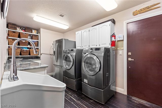 812 Trotter Circle, Las Vegas, NV 89107