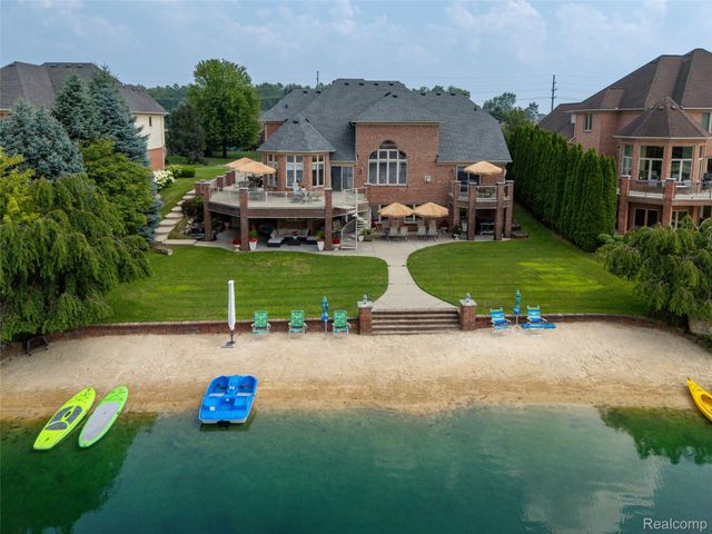 52455 Indian Summer Drive, Chesterfield Township, MI 48051