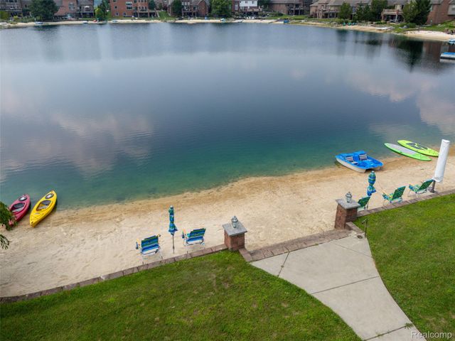 52455 Indian Summer Drive, Chesterfield Township, MI 48051