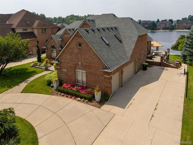 52455 Indian Summer Drive, Chesterfield Township, MI 48051