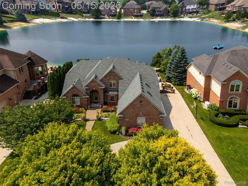 52455 Indian Summer Drive, Chesterfield Township, MI 48051