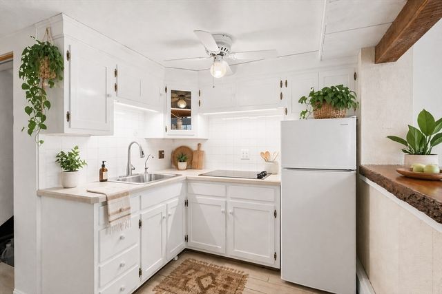 25 Lakeview Ave, Holbrook, MA 02343