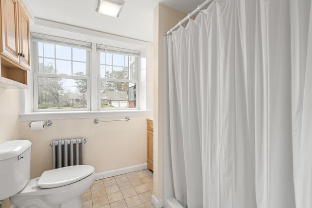 25 Lakeview Ave, Holbrook, MA 02343