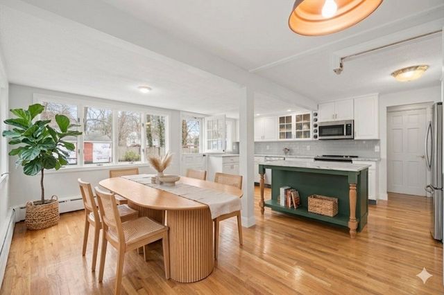 25 Lakeview Ave, Holbrook, MA 02343