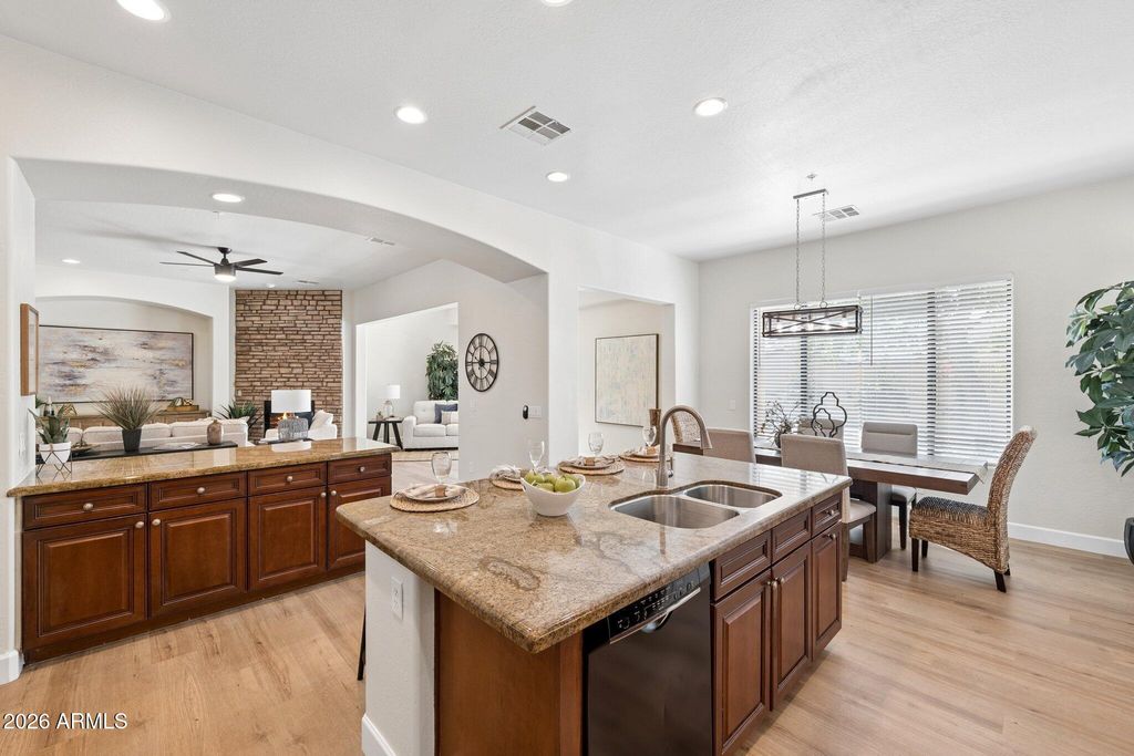 Image 11 of property listing at 16195 W Glenrosa Avenue, Goodyear, AZ 85395