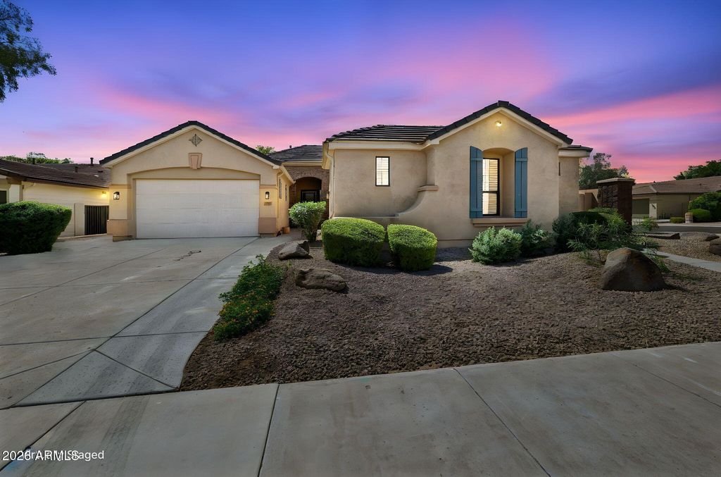 Image 2 of property listing at 16195 W Glenrosa Avenue, Goodyear, AZ 85395