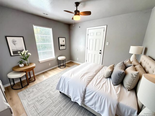 1834 Center St, San Antonio, TX 78202