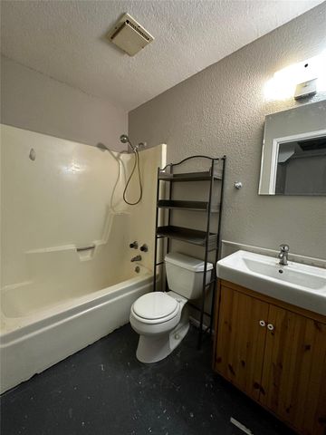11006 1st ST A, Jonestown, TX 78645