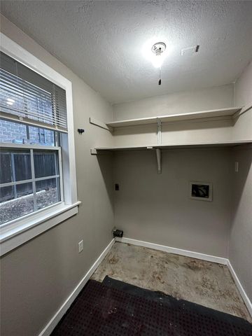 11006 1st ST A, Jonestown, TX 78645