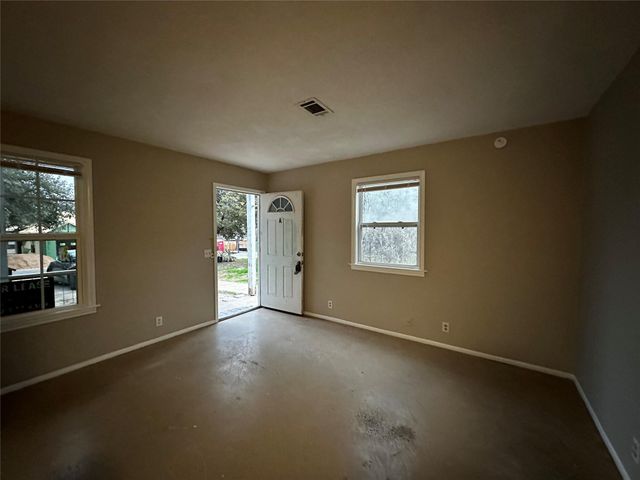 11006 1st ST A, Jonestown, TX 78645