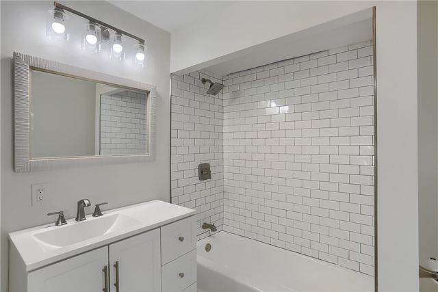 203 E Sheridan Ave, New Castle, PA 16105