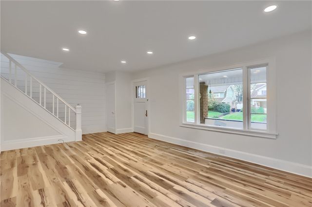 203 E Sheridan Ave, New Castle, PA 16105