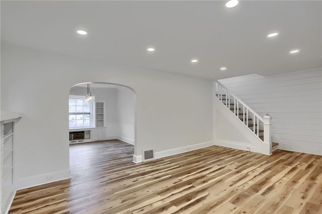203 E Sheridan Ave, New Castle, PA 16105