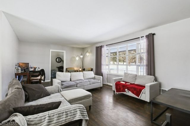 74 Maple Ln, Hardwick Twp., NJ 07825