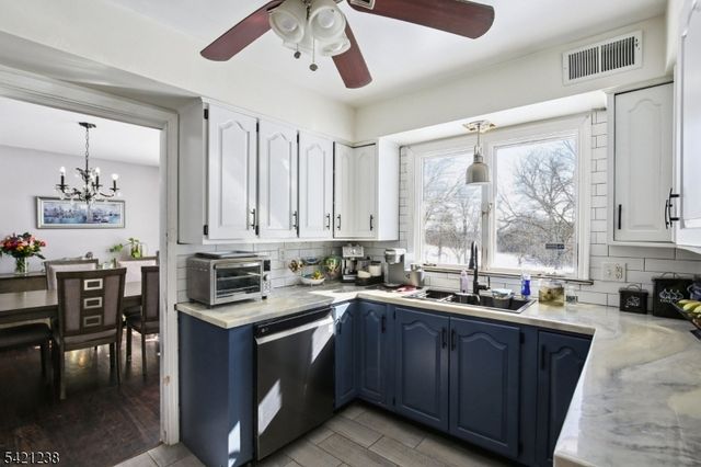 74 Maple Ln, Hardwick Twp., NJ 07825