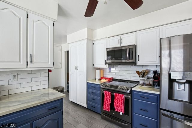 74 Maple Ln, Hardwick Twp., NJ 07825