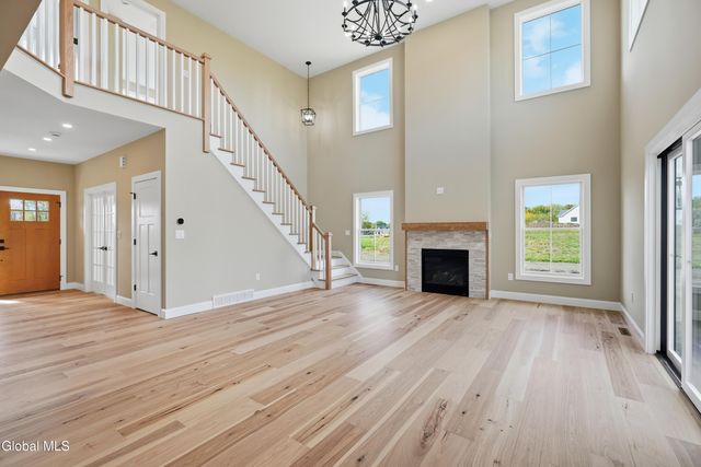 2 Welding Way, Colonie, NY 12047