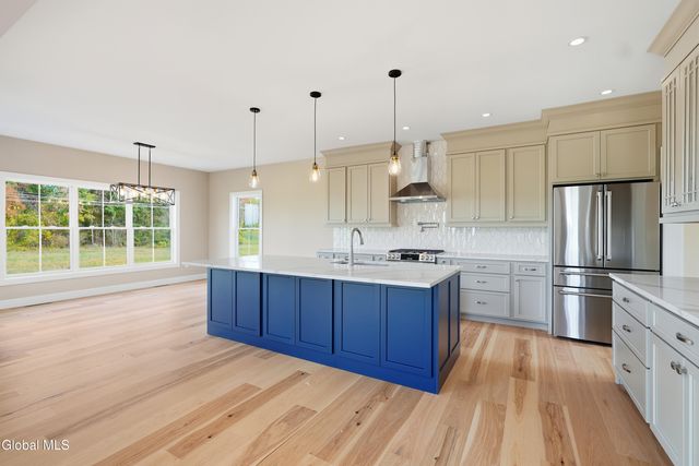 2 Welding Way, Colonie, NY 12047