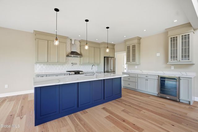 2 Welding Way, Colonie, NY 12047