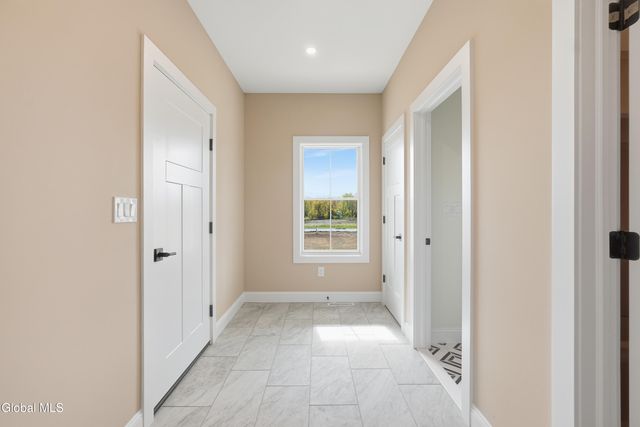 2 Welding Way, Colonie, NY 12047